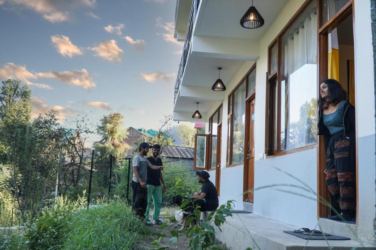 Firefly Hostel Manāli Exterior foto